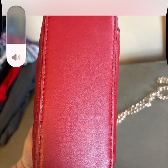 RED QUILTED PURSE WITH HANDLE - Picture 4 of 4